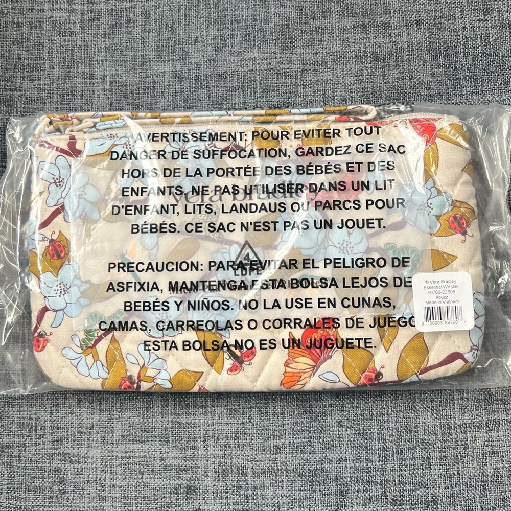 NWT Vera Bradley Cream Quilted Floral Essential Wristlet. Abuzz print. - Picture 4 of 6
